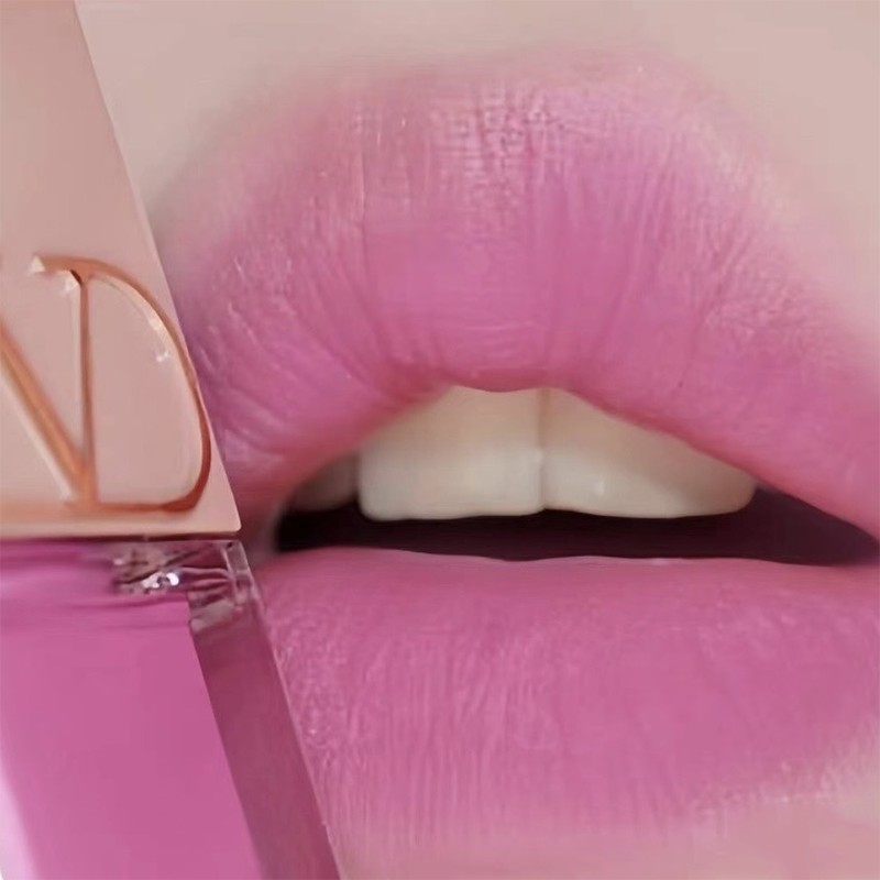 Valentino Liquirosso 2 in 1 Soft Matte Liquid Lipstick & Blush 3.9ml #302R